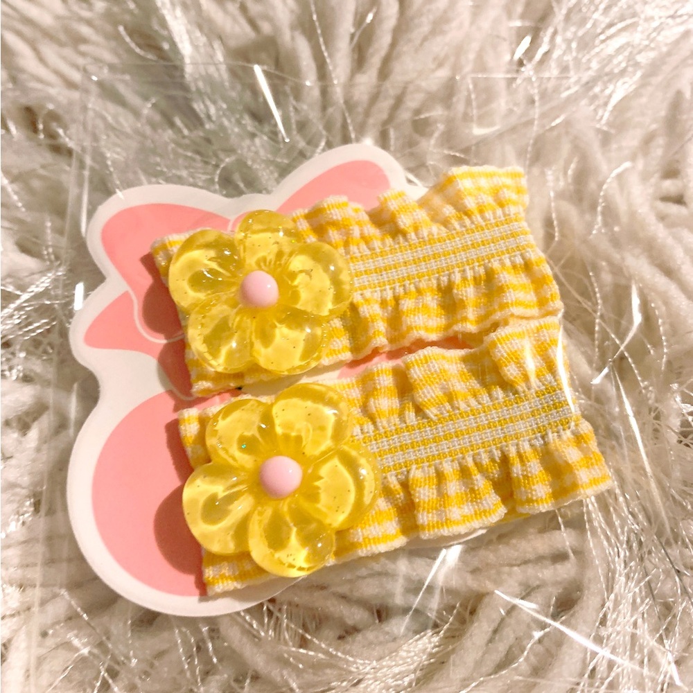 Flower hair clips